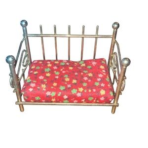 Vintage Brass DOLL HOUSE FURNITURE Bedroom Bed Frame Red Floral No Pillows